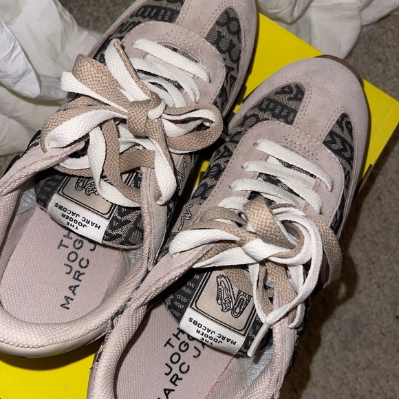 Marc Jacobs Beige and Black Women's Sneakers - Picture 3 of 7